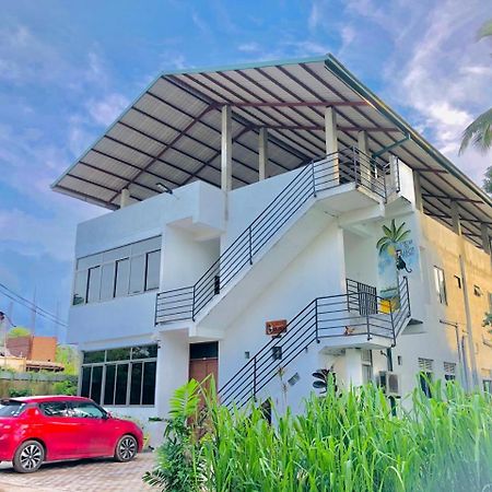 Ceylon Lodge - Airport Transit Hostel Negombo Exterior foto