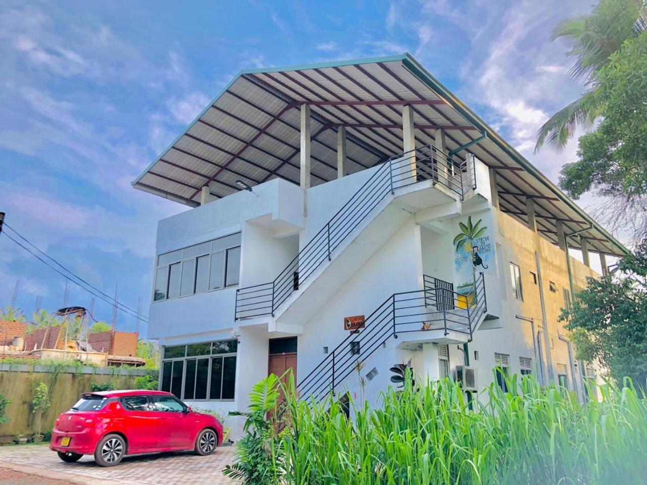 Ceylon Lodge - Airport Transit Hostel Negombo Exterior foto